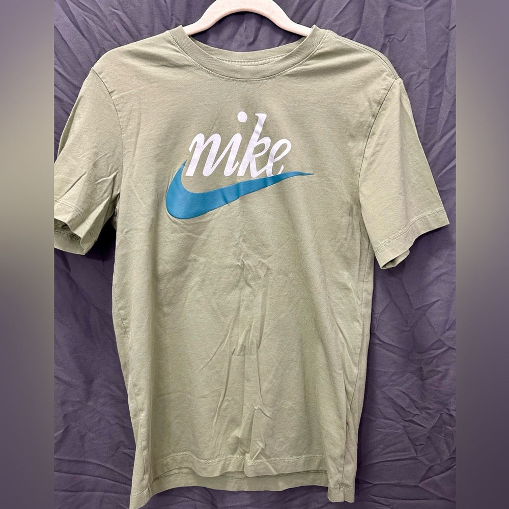 Nike Men’s The Nike Tee Sz Sm